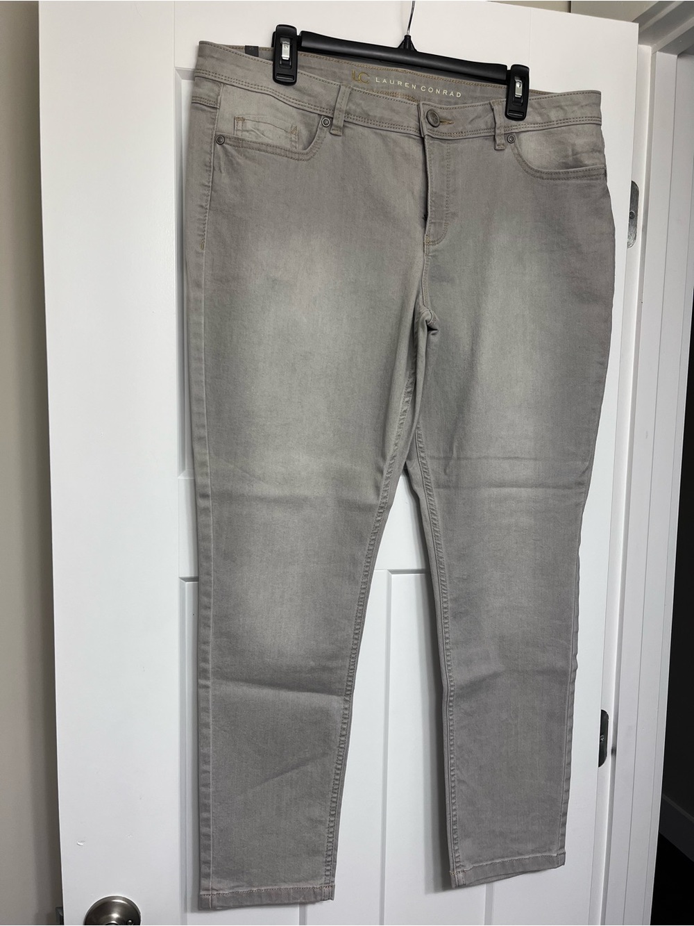 LC Lauren Conrad Light Grey Skinny Jeans